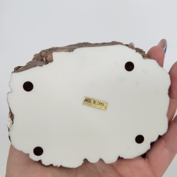 Vintage “A Christmas Remembered” Hand Painted DecorativePlate and stand 1997 - Picture 9 of 16